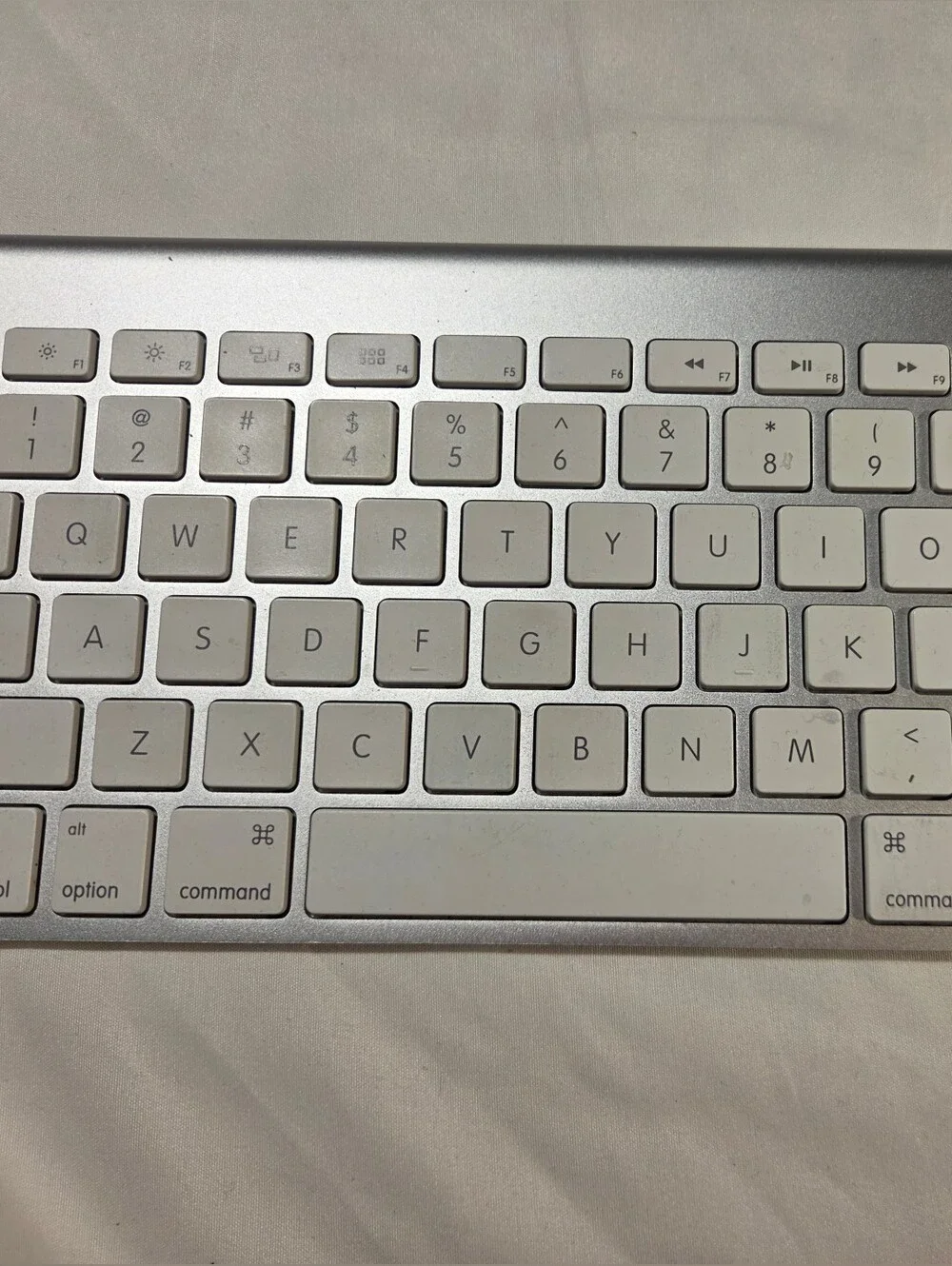 Wireless Aluminum Bluetooth Keyboard — Silver